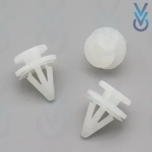 10x Boot Carpet & Interior Lining Clips for some Renault Clio