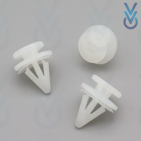 10x Boot Carpet & Interior Lining Clips for some Renault Clio