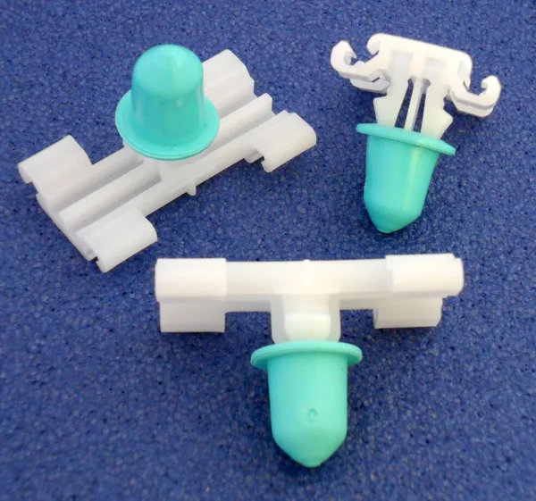 10x BMW E46 Exterior Side Moulding / Door Bumpstrip Retaining Fastener Clip