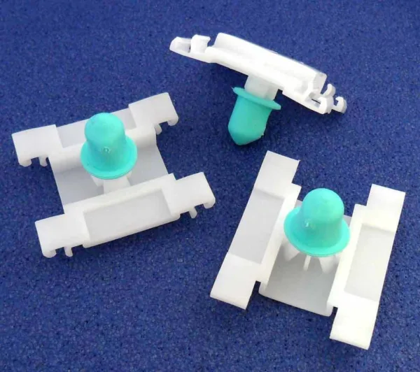 VW Volkswagen Golf Mk3 Bump Strip Clip Set. Protective Exterior Door Strip Clips